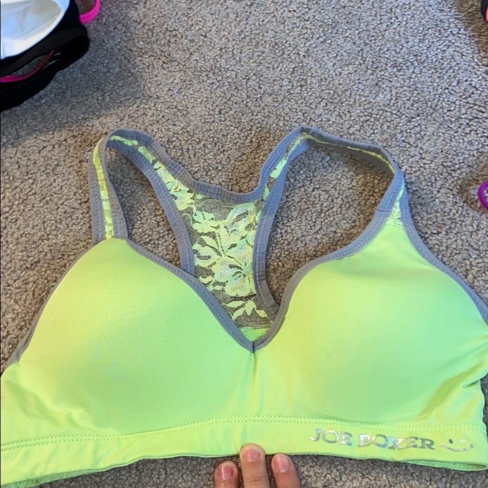 sports bra